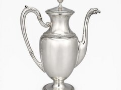 Ceainic din argint in maniera Impero | atelier Cesa 1882 - cca. 1950
